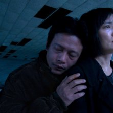 Stray Dogs: Lee Kang-sheng e Chen Shiang-chyi in una scena