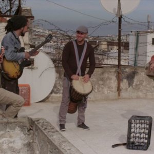 The Rooftops: una scena