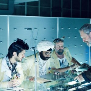 The Zero Theorem: il regista Terry Gilliam sul set del film con Ben Whishaw, Peter Stormare e Sanjeev Bhaskar