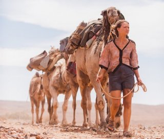 Tracks: Mia Wasikowska nella prima immagine del film