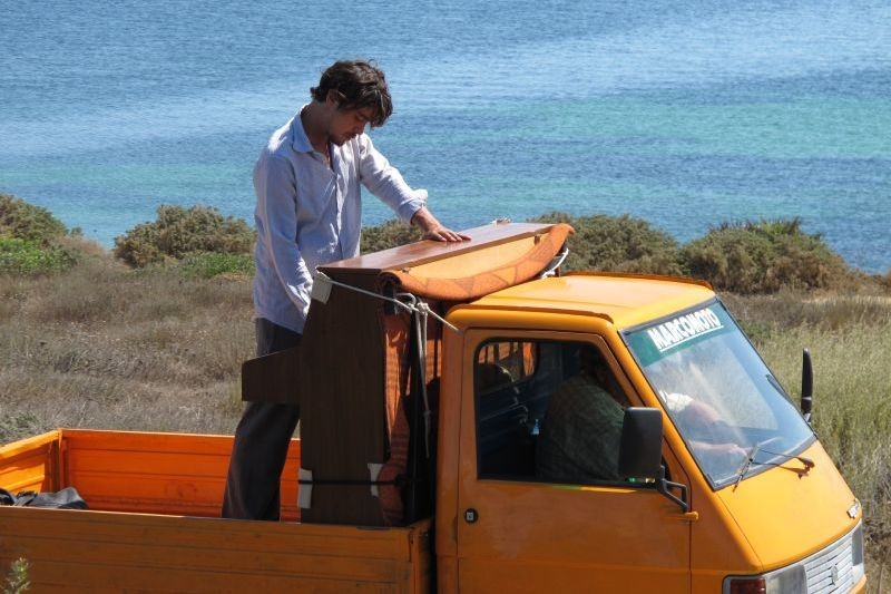 Una Piccola Impresa Meridionale Riccardo Scamarcio All Opera In Una Scena Del Film 282710
