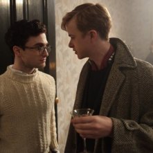 Dane DeHaan con Daniel Radcliffe in una scena di Giovani Ribelli - Kill Your Darlings