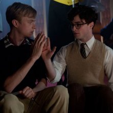 Dane DeHaan insieme a Daniel Radcliffe in Kill Your Darlings