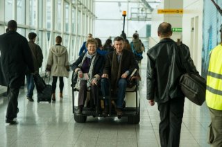 Philomena: Judi Dench in una divertente scena con Steve Coogan