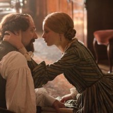Ralph Fiennes e Felicity Jones nellaprima immagine ufficiale di The Invisible Woman