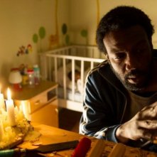 La prima neve: il protagonista Jean Christophe Folly in una scena