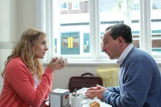 Still Life: Joanne Froggatt insieme a Eddie Marsan in una scena
