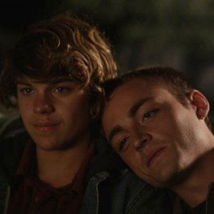 La belle vie: Jules Pelissier in una tenera scena con Zacharie Chasseriaud