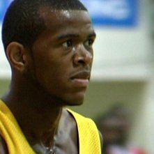 Lenny Cooke: un primo piano del giocatore di basket Lenny Cooke