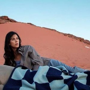 May in the Summer: Cherien Dabis in una scena del film