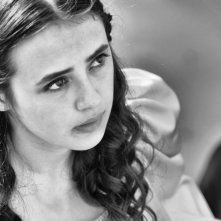 Venezia Salva: Roxana Kenjeva in una scena in b/n nei panni di Violetta