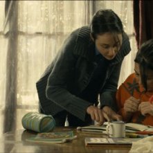 Las analfabetas: Paulina Garcia insieme a Valentina Muhr in una scena