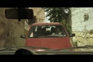 Clip - Via Castellana Bandiera