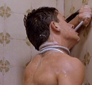 Ricardo Meneses è Sergio ne Il fantasma