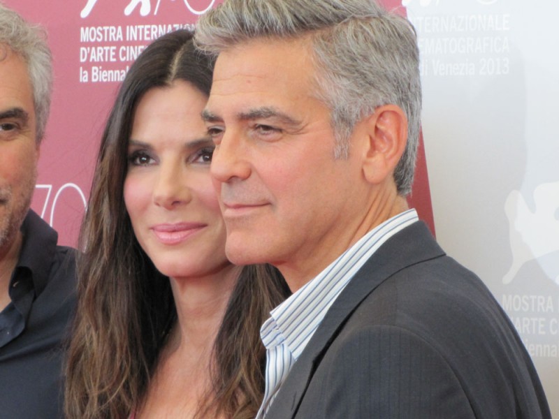 Venezia 2013: Sandra Bullock e George Clooney presentano Gravity