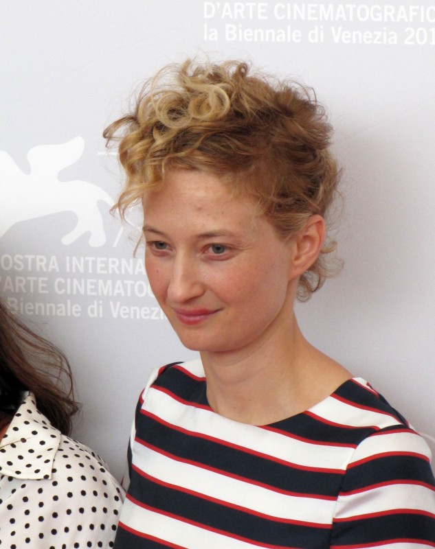 Alba Rohrwacher A Venezia 2013 Con Via Castellana Bandiera 284094