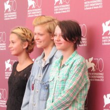 Mira Barkhammar con Liv LeMoyne, Mira Grosin a Venezia 2013 con We Are the Best!