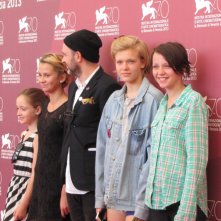 Mira Barkhammar, Lukas Moodysson, Liv LeMoyne, Mira Grosin e Lily Moodysson a Venezia con We Are the Best!