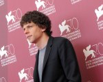 Jesse Eisenberg vuole trasformare i suoi racconti in una serie tv