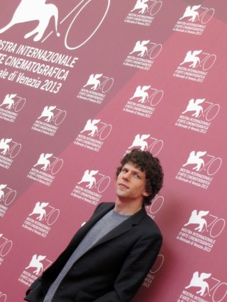 Night Moves a Venezia 2013: Jesse Eisenberg presenta il film alla Mostra del Cinema