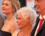 Philomena: Judi Dench sul red carpet di Venezia 2013, ecco le foto
