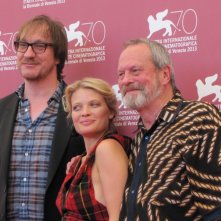 Melanie Thierry con Terry Gilliam  e David Thewlis per presentare The Zero Theorem alla Mostra di Venezia nel 2013