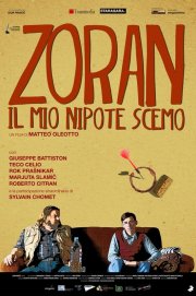 Zoran, il mio nipote scemo: la nuova locandina