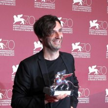 Alexandros Avranas con il LEONE D'ARGENTO PER LA MIGLIOR REGIA per Miss Violence, a Venezia 70