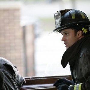 Chicago Fire: Jesse Spencer nell'episodio Under the Knife