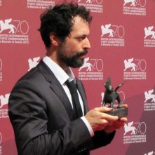 White Shadow Il Regista Noaz Deshe Riceve Il Premio De Laurentiis A Venezia 2013 284843