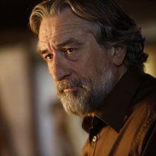 Cose nostre - Malavita: Robert De Niro in un primo piano tratto dal film