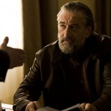 Cose nostre - Malavita: Robert De Niro in una scena del film