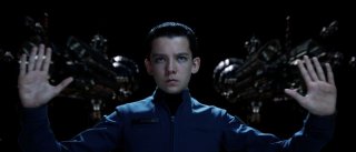 Ender's Game: Asa Butterfield in una scena