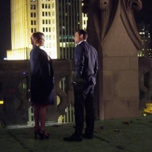 Betrayal: Stuart Townsend ed Hannah Ware in una scena della serie