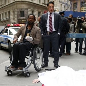 Ironside: Blair Underwood e Kenneth Choi in una scena della serie