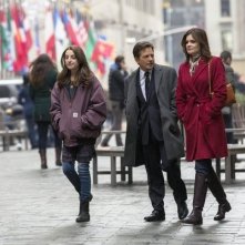 The Michael J. Fox Show: Juliette Goglia, Michael J. Fox e Betsy Brandt in una scena della serie