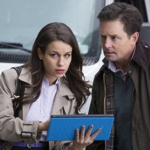 The Michael J. Fox Show: Michael J. Fox e Ana Nogueira in una scena della serie
