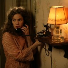 Giovani Ribelli - Kill Your Darlings: un primo piano di Jennifer Jason Leigh