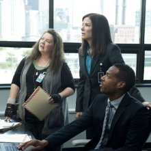 Corpi da reato: Sandra Bullock con Melissa McCarthy e Marlon Wayans in una scena