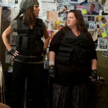 Corpi da reato: Sandra Bullock in una scena con Melissa McCarthy