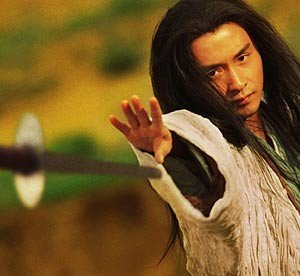 Leslie Cheung in una sequenza di Ashes of Time