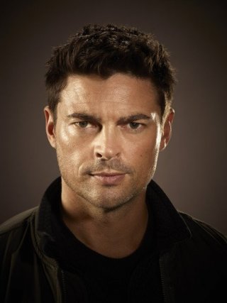 Almost Human: Karl Urban in una foto promozionale della serie