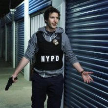 Brooklyn Nine-Nine: Andy Samberg in una scena della serie