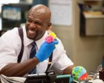 Brooklyn Nine Nine: da Guillermo Del Toro a Sean Astin, i tweet delle star che hanno salvato la serie