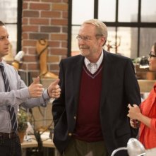 Dads: Giovanni Ribisi, Martin Mull e Brenda Song in una scena della serie