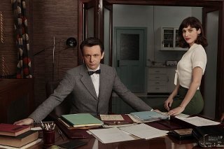 Masters of Sex: Lizzy Caplan e Michael Sheen in una foto promozionale della serie