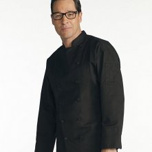 Mom: French Stewart in una foto promozionale della serie