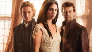 Reign: Toby Regbo, Adelaide Kane e Torrance Coombs in una foto promozionale della serie