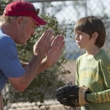 Back in the Game: James Caan e Griffin Gluck in una scena della serie