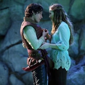Once Upon a Time in Wonderland: Sophie Lowe e Peter Gadiot nella serie ABC